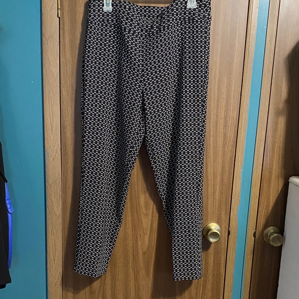 Alfred Dunner Black and White Patterned Trousers EUC